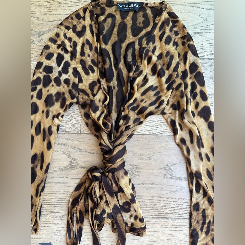 Never worn Dolce and Gabbana animal print silk wrap sweater. Light weight. S - Picture 6 of 8